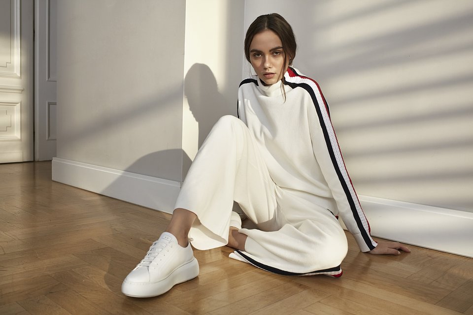 Dres Tommy Hilfiger