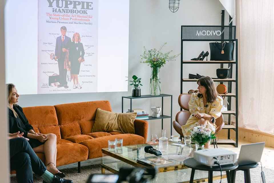 MODIVO POWER DRESSING - Marta Waluk, Kara Becker