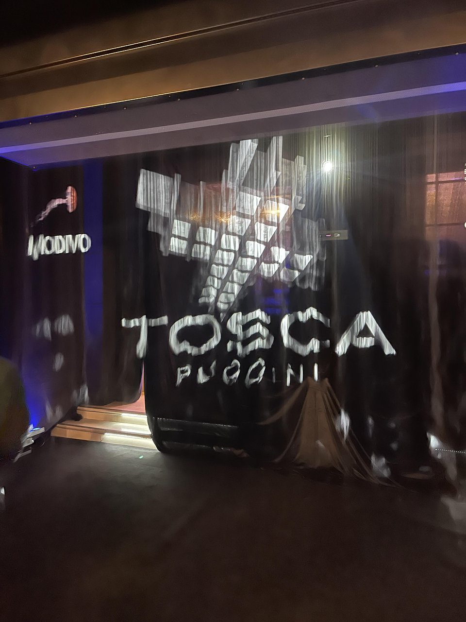 Ekran mgłowy -premiera
