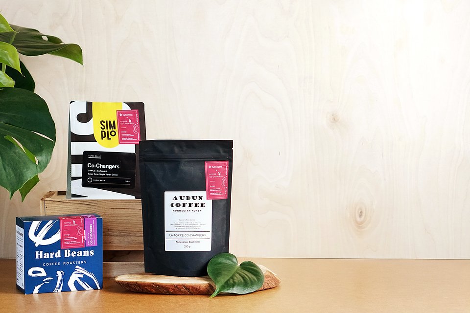 Na stronie Coffeedesk można zakupić trzy rodzaje kaw wypalone przez polskie palarnie