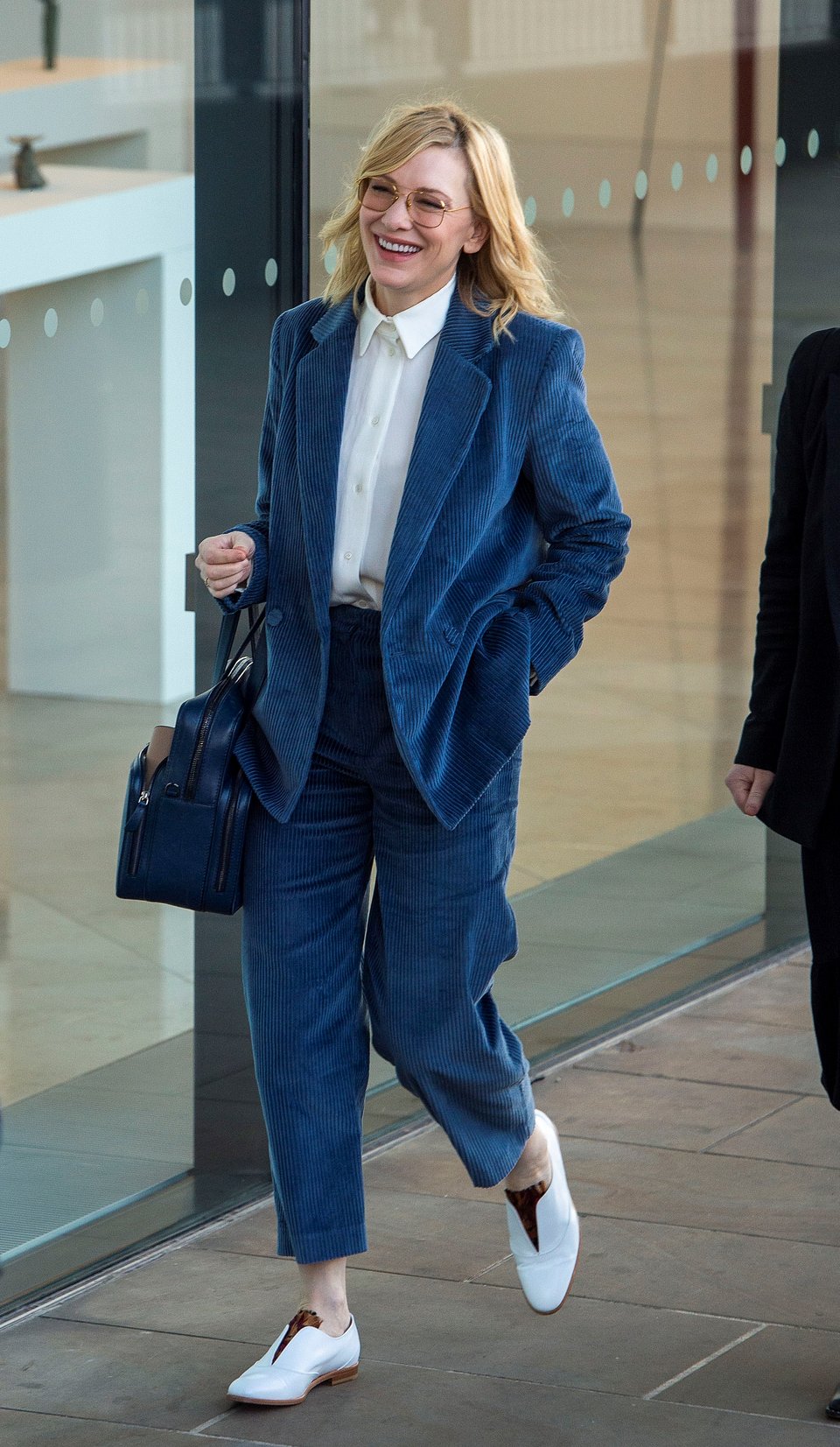 Cate Blanchett wearing mango suit Rights from GOFF 04122019.jpg