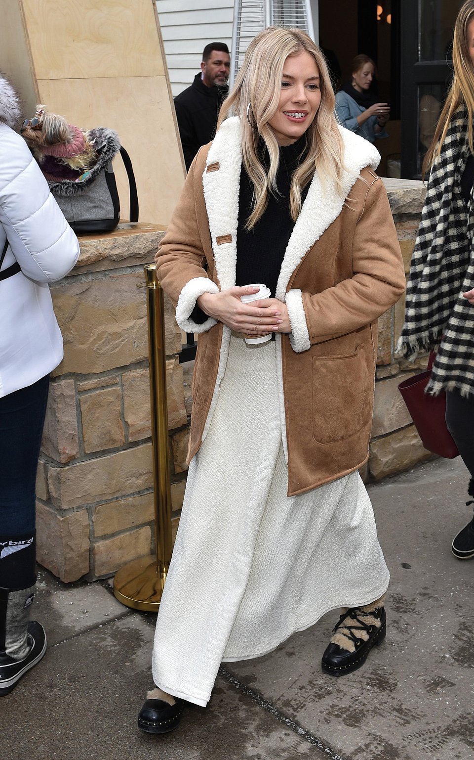 Sienna Miller wearing Mango coat - Rights from Getty images  24012020 pr+ social media  PA images.2.jpg