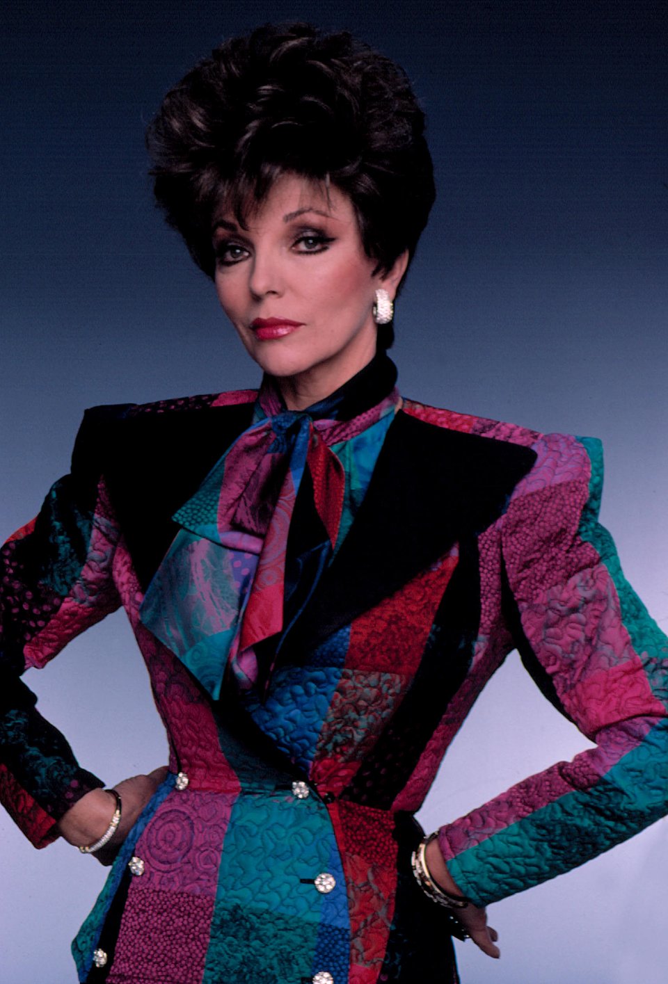 Aktorka Joan Collins jako Alexis Carrington z serialu