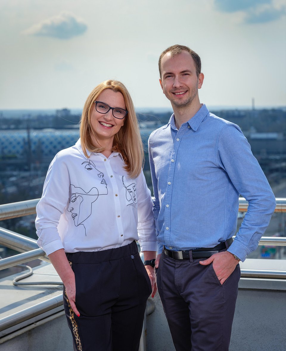 Daria Miszczyk (Dyrektor Sprzedaży) i Tomasz Makowski (Specjalista ds. marketingu)