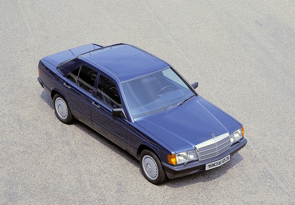 mercedes-benz_190_e_23.jpeg