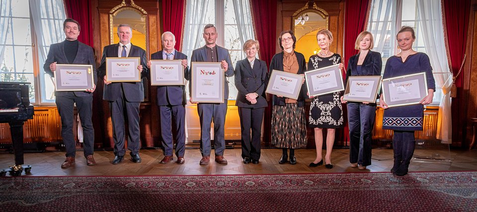 Nominowani VII edycji nagrody z Rektor uczelni, prof. Elżbietą Żądzińską