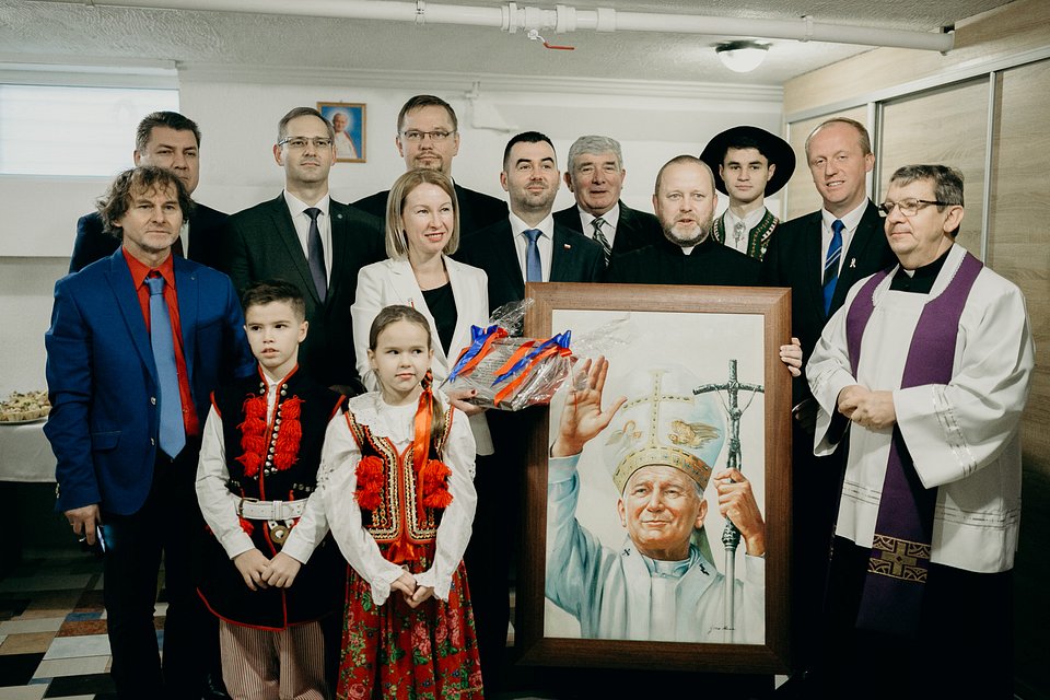 Otwarcie centrum polskiego w Tyraspolu na zdjęciu minister w Kancelarii Prezydenta Błażej Spychalski oraz Ambasador RP w Mołdawii prof. Bartłomiej Zdaniu (fot. Marta Rybicka)