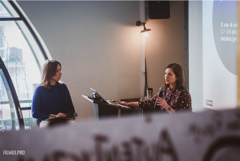 Anna Mościcka (prowadząca spotkanie) i Aleksandra Chalimoniuk z JYSK - nasz gość specjalny.
Zdjęcia: filmuj.pro