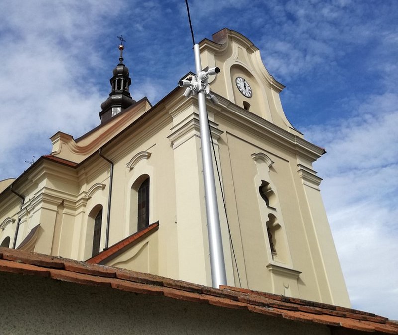 parafia w Brzeźniu.jpg