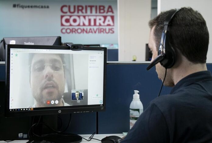Plataforma de teleatendimento e tira-dúvidas ajuda municípios no monitoramento da Covid-19. Foto: Divulgação