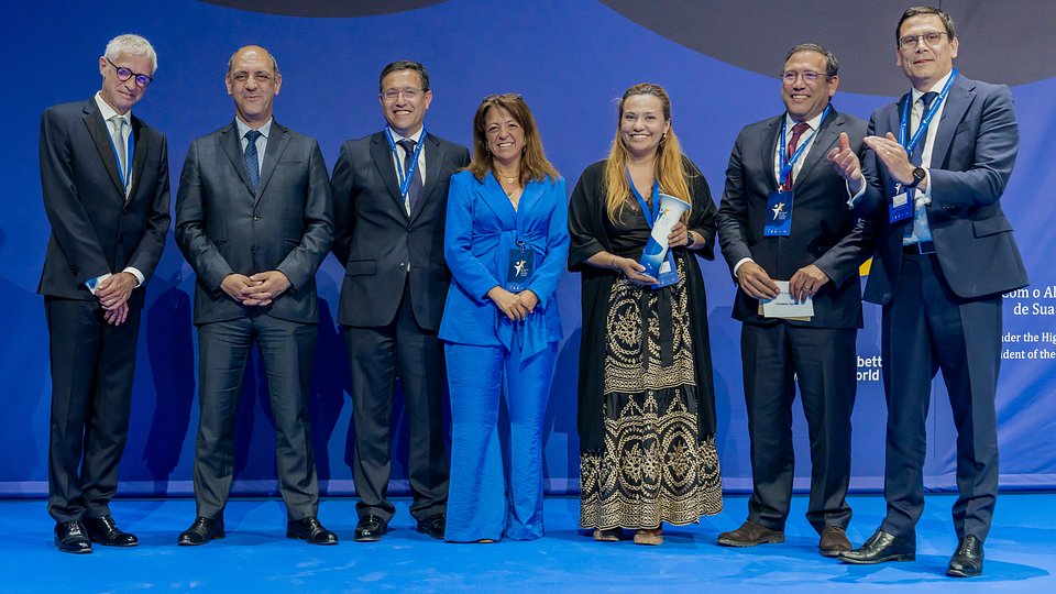 Da esquerda para a direita: Paul Garassus, Presidente dos UEHP; Manuel Pizarro, Ministro da Saúde; Óscar Gaspar, Presidente da APHP; Eduarda Reis, Chief Medical Officer da Lusíadas Saúde; Sofia Couto Rocha, Chief Transformation Officer; Luís Drummond Borges, Administrador da Lusíadas Saúde; Erwan Trividic, Diretor de Parcerias e das Relações Externas da Relynes