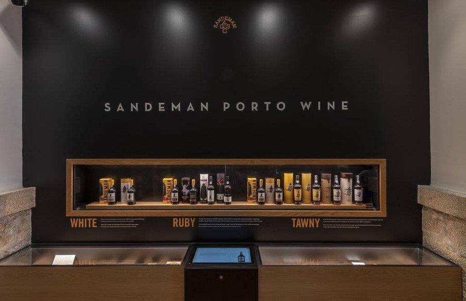 Caves Sandeman Best Wine Tourism 2019 a.jpg
