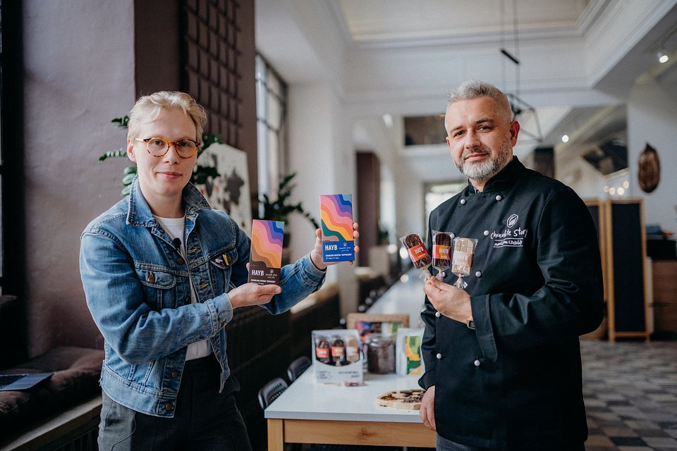 Mateusz Tryjanowski, e-commerce i marketing manager HAYB Speciality Coffee oraz Marcin Parzyszek, współwłaściciel i członek zarządu Manufaktury Czekolady Chocolate Story