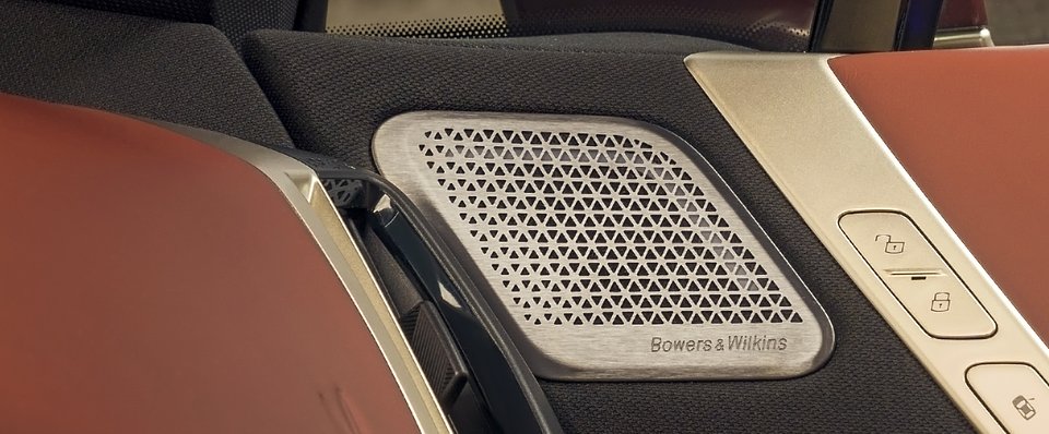 BMW iX Speaker grill.jpg