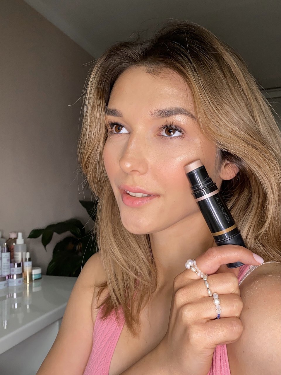 Sheer Glow Rozświetlacz w szyfcie Arbonne