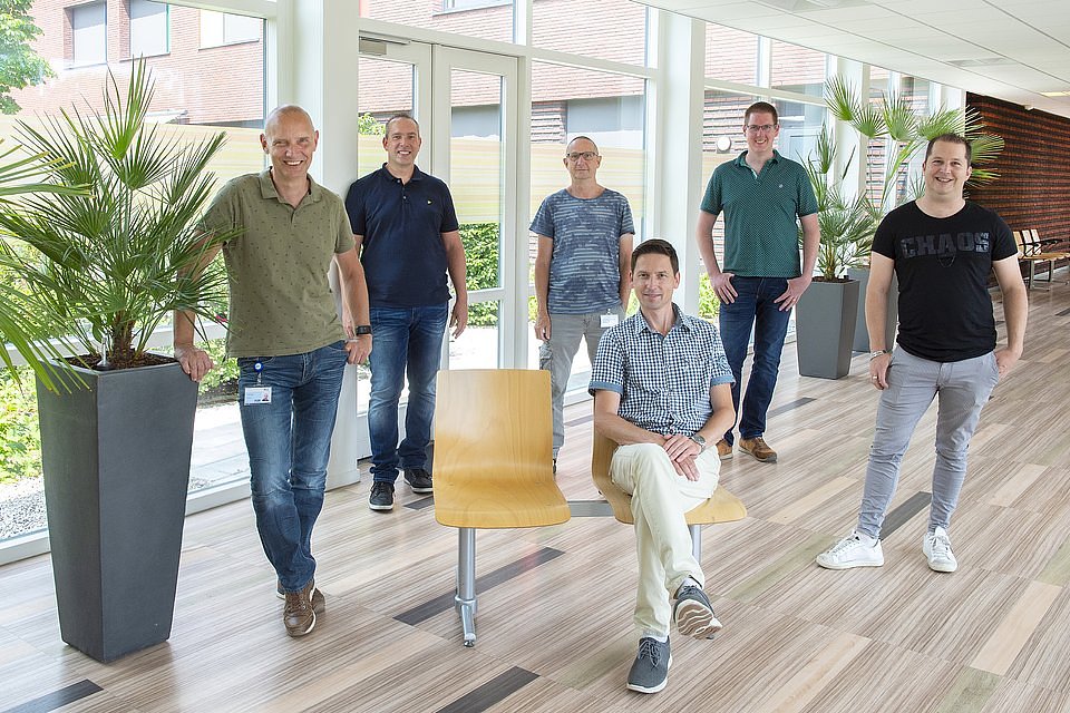 The ETZ's IT team, from left to right: Franz Steinhauser, Patrick van Oosterwij, Hans Beerens, Dennis Groen, Dwight Peijen, Michel Pluijm.