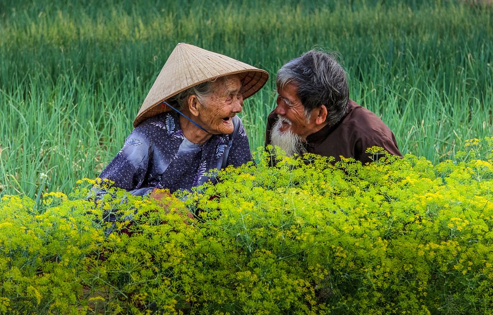 Elderly couple in Vietnam (Diep Van/ AGORA images)