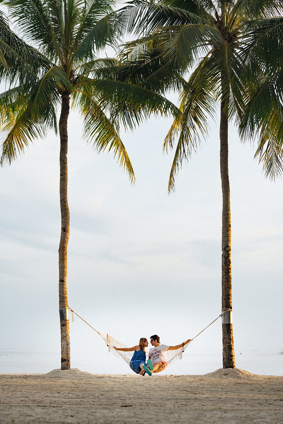 Self portrait of the photographer and his girlfriend travelling in the Philippines (Carles Alonso/AGORA images)