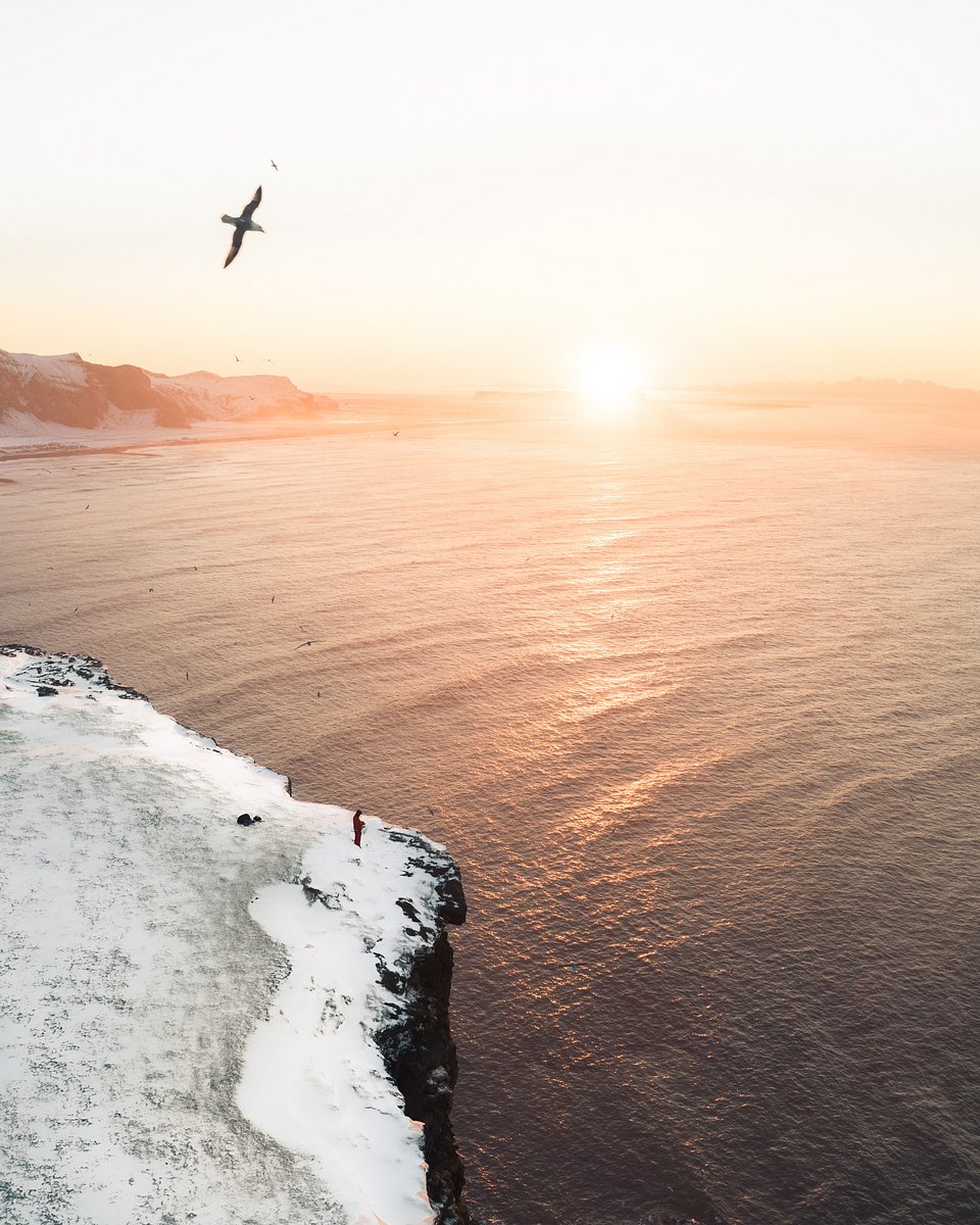 📍Vik, Iceland (Joe Shelly/AGORA images)