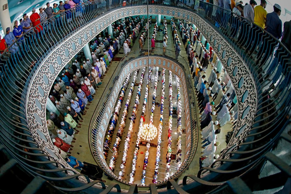 Location: Baitul Mukarram Mosque, Dhaka, Bangladesh