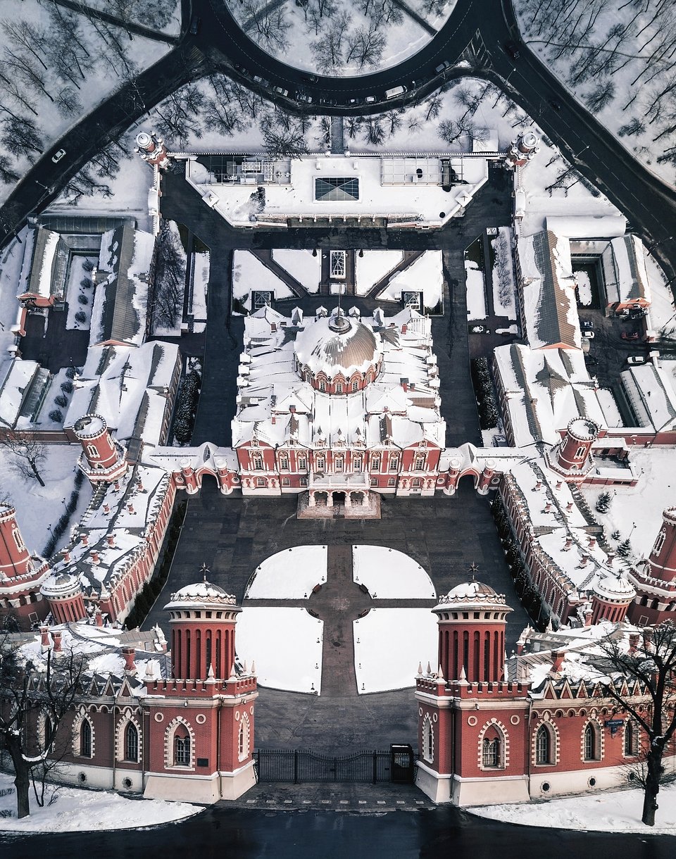 Location: Petrovskiy Track Palace, Moscow, Russia