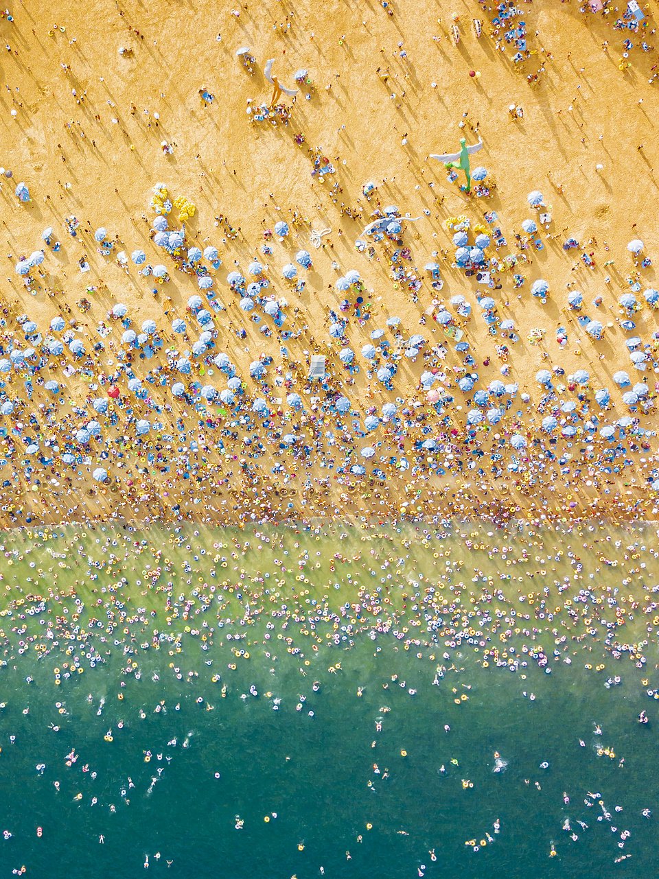 Location: Dameisha beach, China