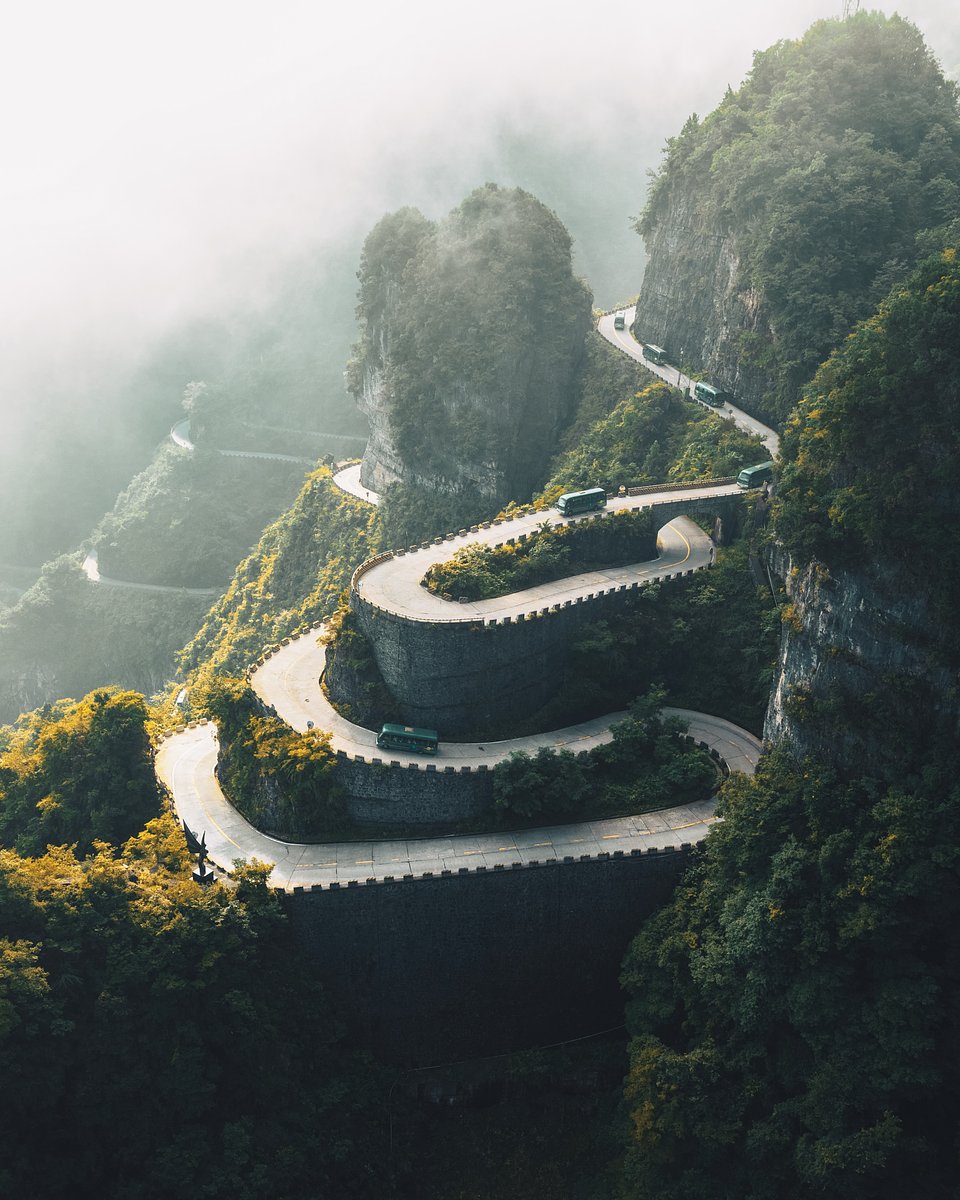Location: Tianmen Mountain, China