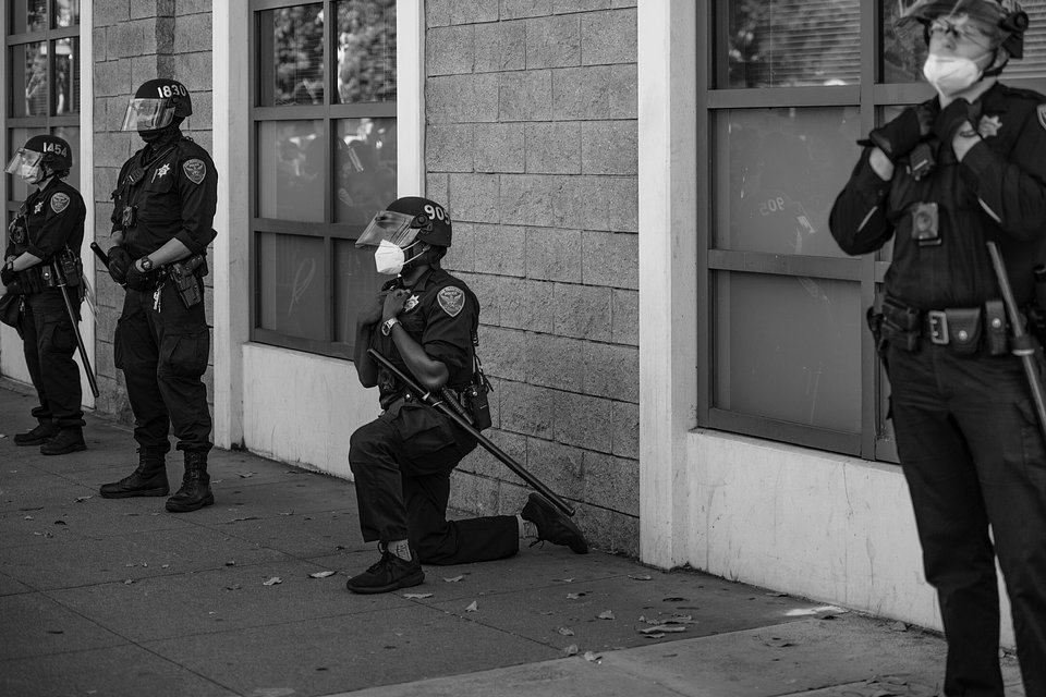 Location: Police Station, San Francisco, USA