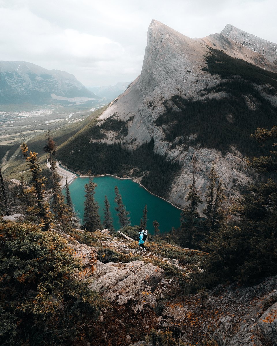Location: East End of Rundle Hike, Canada