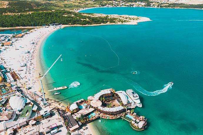 Plaża Zrce na wyspie Pag.jpeg