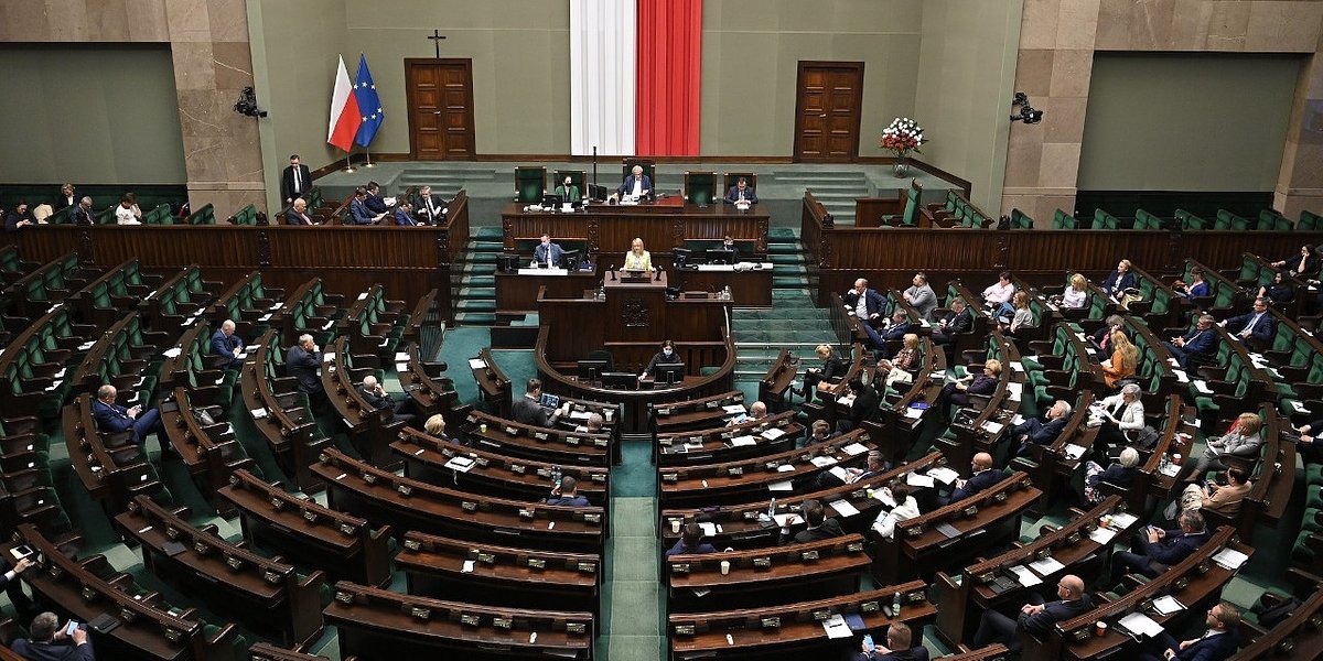 "To bulwersuje moich wyborców". Posłanka pyta o fałszowanie dokumentacji w aptekach