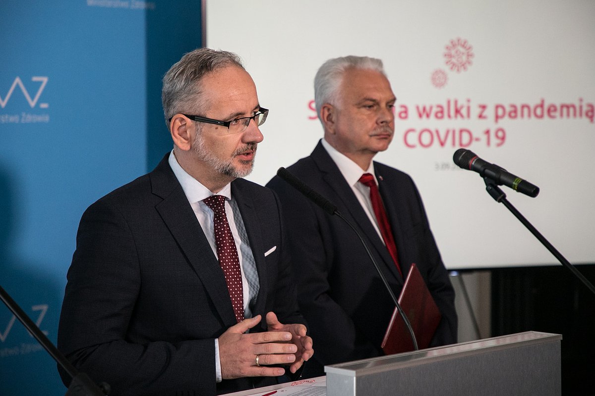 Jesienna walka z COVID-19: od strategii po monitorowanie i prognozowanie