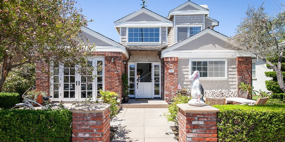 Coldwell Banker Realty Lists Corona del Mar Duplex Property for 3.295