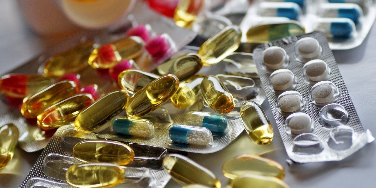 Farmaceta pyta pacjentów o opiekę farmaceutyczną