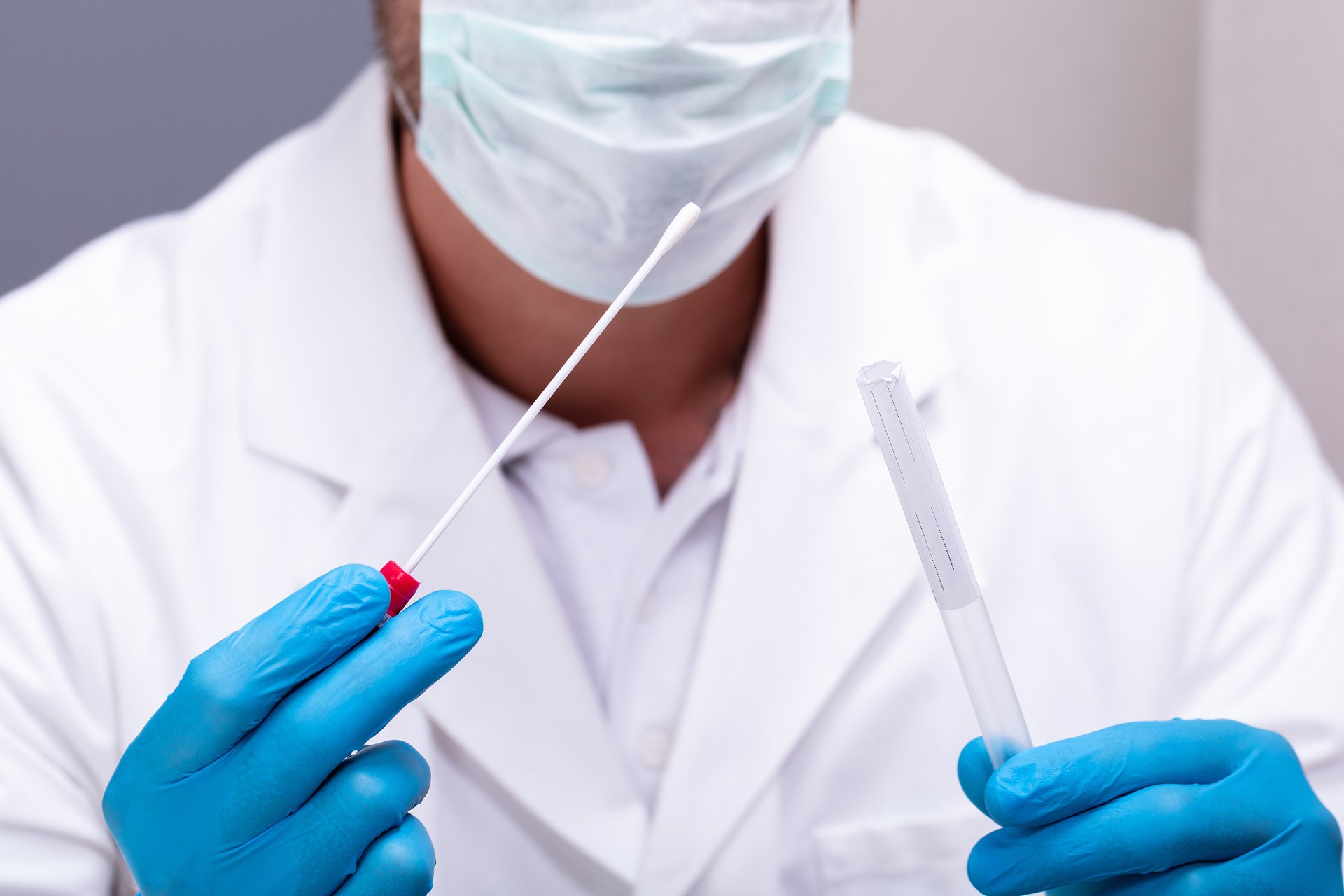 Farmaceuta poza kwarantanną. Warunek? Test antygenowy, którego... nie ma