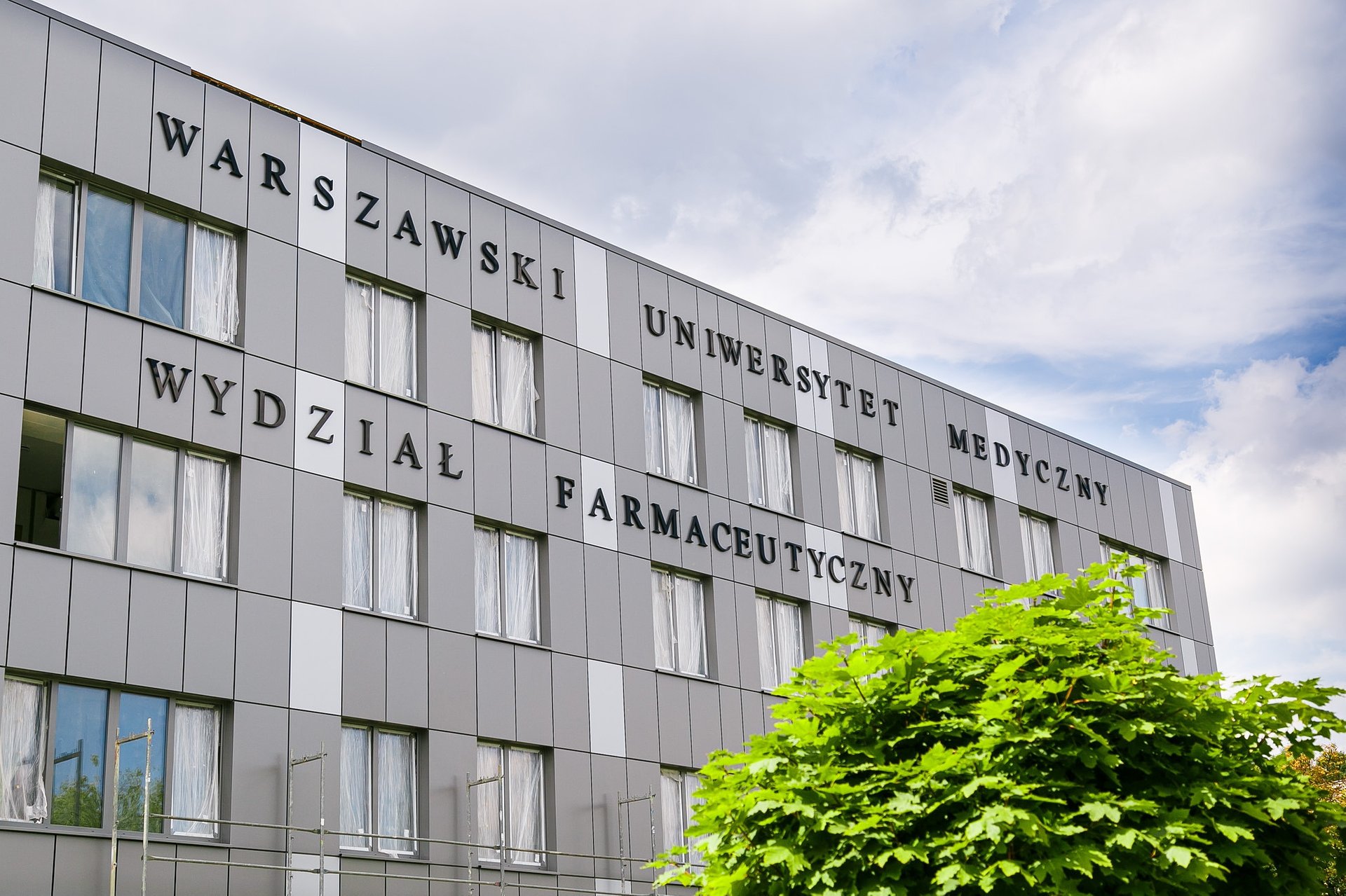 Kostka niezgody. Sprzeciw wobec planów zajęcia części Wydziału Farmaceutycznego WUM