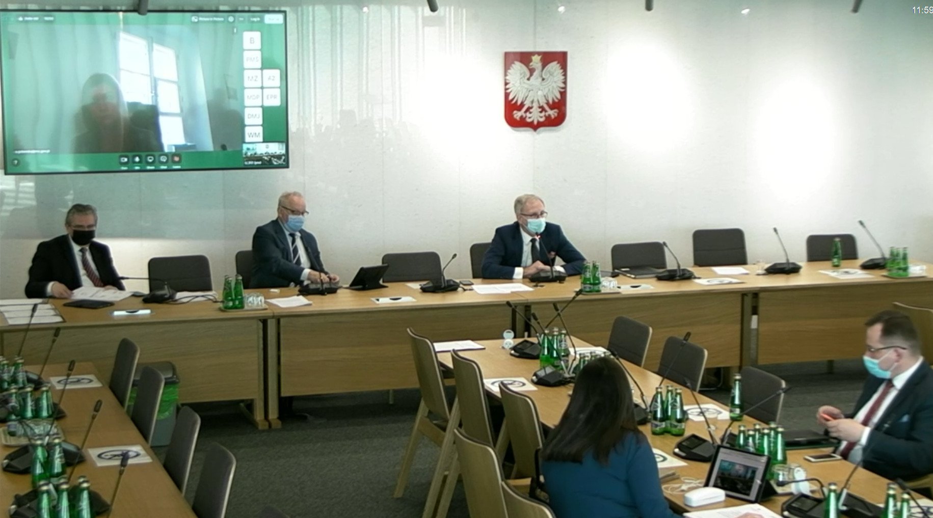 Kwalifikowanie do szczepień przeciw COVID-19 dla farmaceutów? Minister zdecyduje