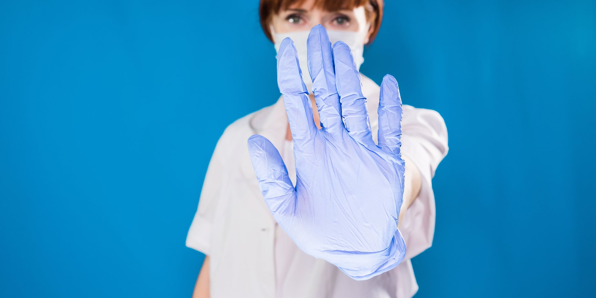 Pacjent do farmaceutki: „Czego się pani z tą pleksi tak wygłupia i tak wszyscy kiedyś umrzemy”