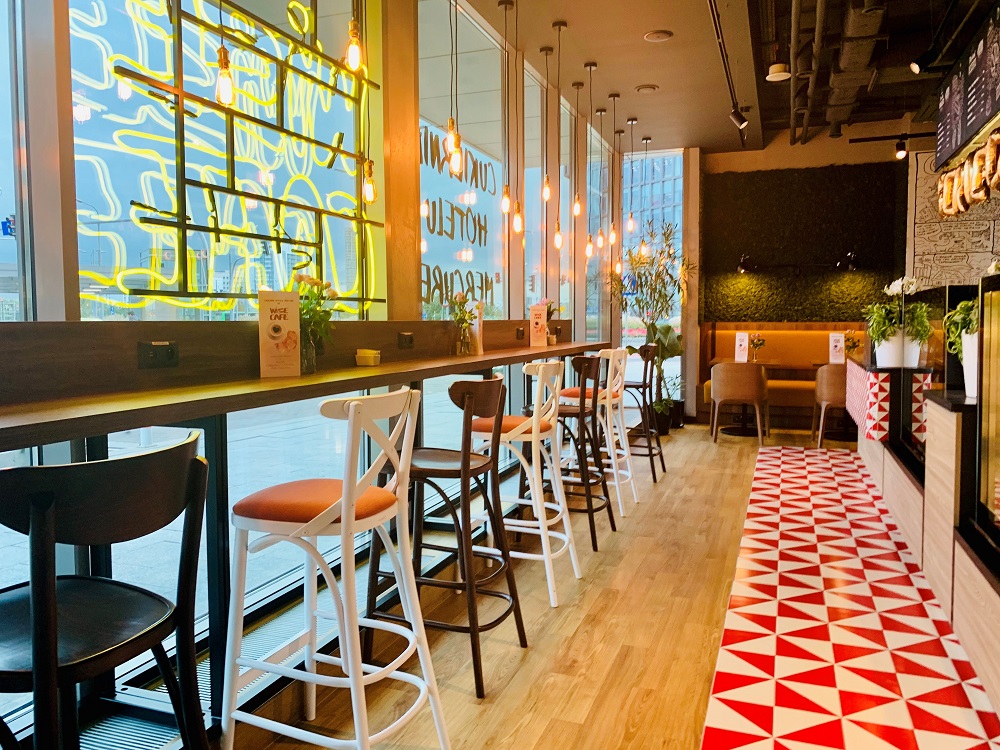 Wise Cafe nowoczesność w tradycyjnym wydaniu